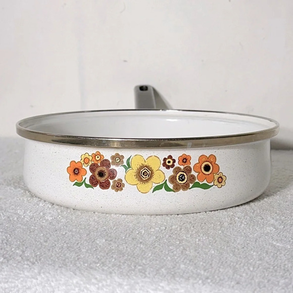 Vintage Enamelware MCM Harvest Blossom Frying Pan Skillet - Picture 4 of 9